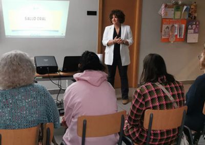 Fundación ALUME y Colegio de dentistas de Lugo en jornadas de información sobre salud oral a la tercera edad.